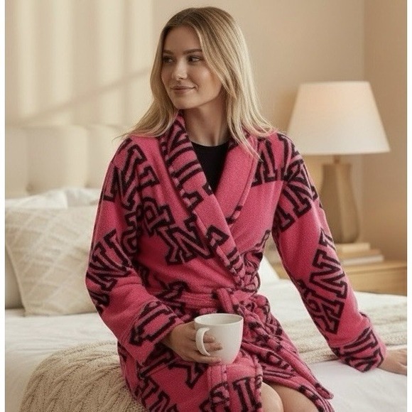 Victoria's Secret Other - Victorias Secret PINK Womens Plush Robe Hot Pink & Black All Over Logo XS Comfy